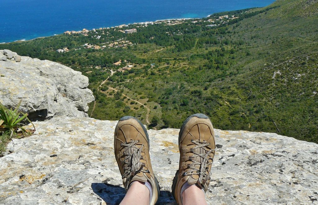 feet, hiking shoes, shoes